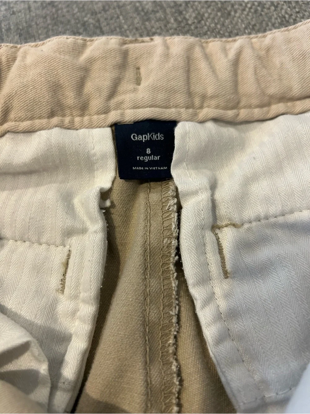 Sz 8 GAP Kids khaki Flat-Front Shorts in Tan
